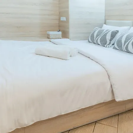 Economy On Krehivska 7 Near Forum Apartamento *