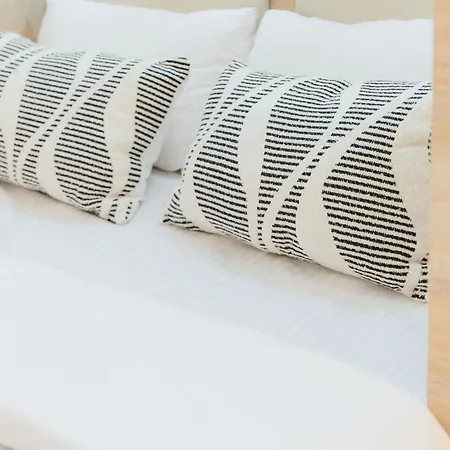 Economy On Krehivska 7 Near Forum Apartamento Lviv