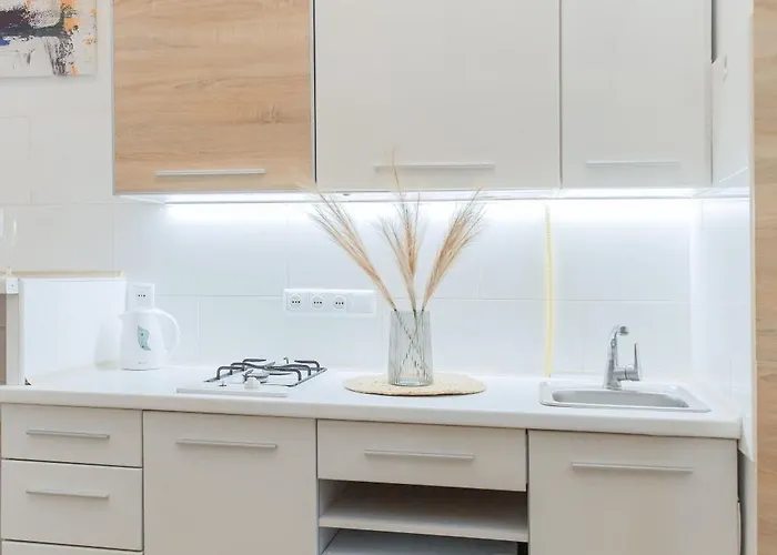 Economy On Krehivska 7 Near Forum Apartamento Leópolis