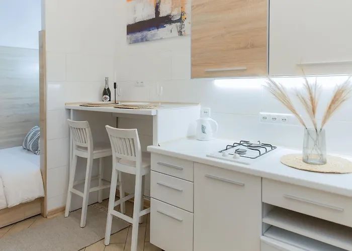 Economy On Krehivska 7 Near Forum Leópolis